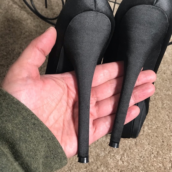 ☀️End of summer sale☀️ Zigi Soho satin heels - Picture 4 of 6